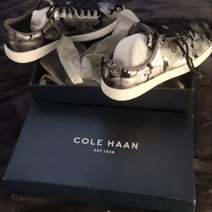 Cole Haan black & silver camo tennis shoes